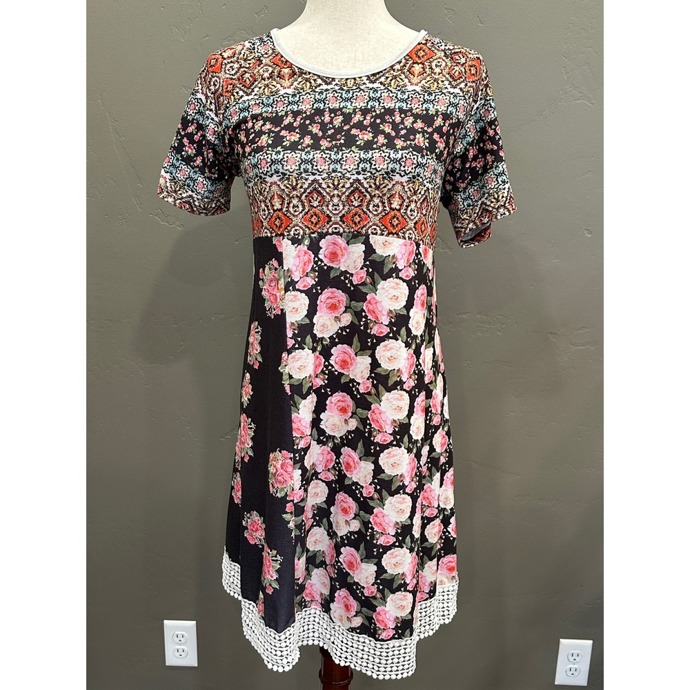 Sahalie Women's Bohemian Patchwork Floral Lace Trim T-shirt Dress Sz Large Artsy